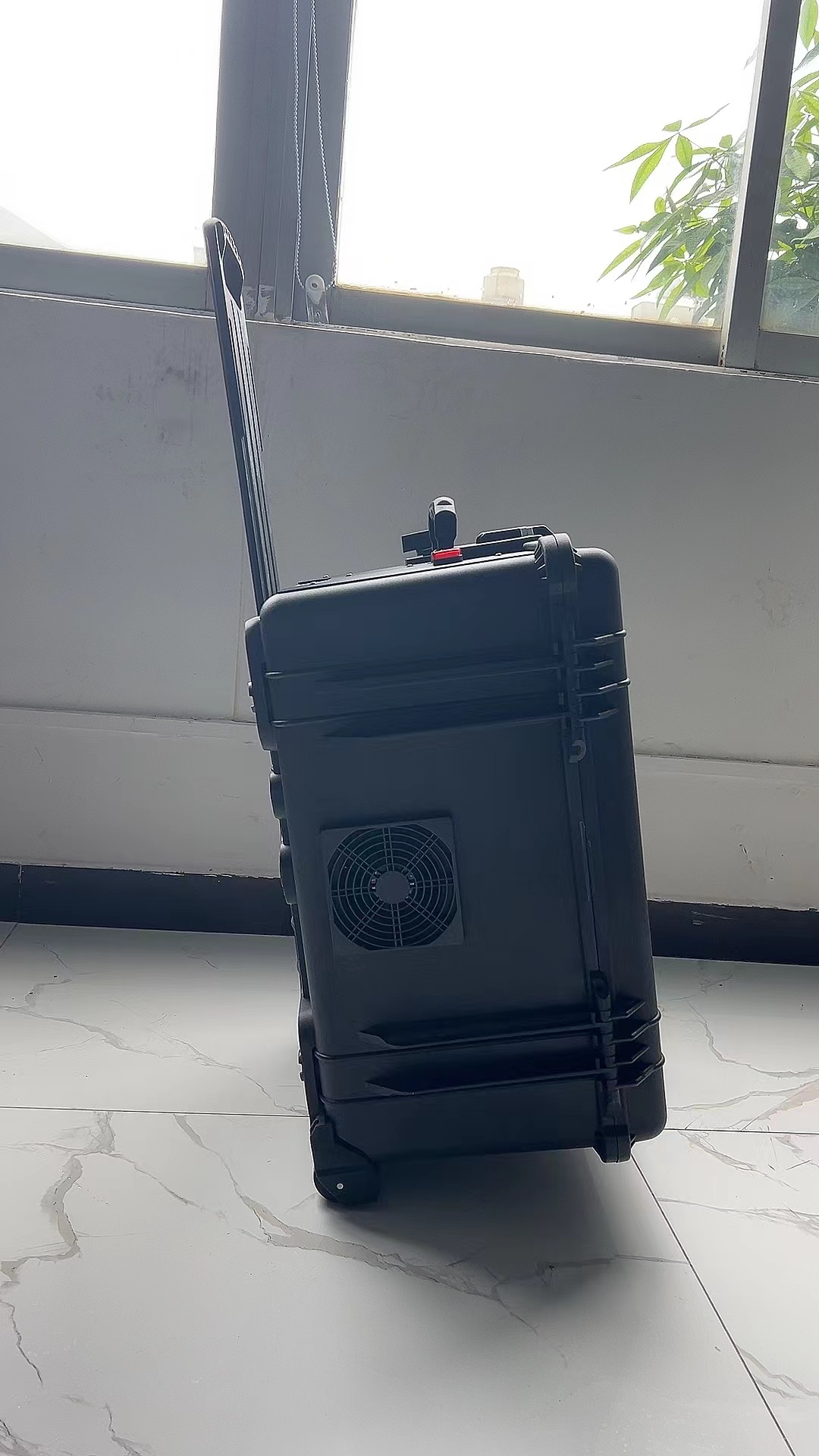 威宁手拉箱型移动通信干扰器